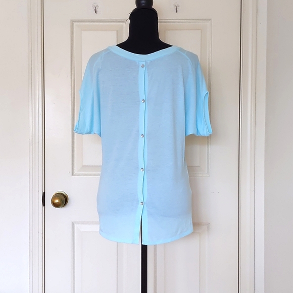 NWOT Express Cotton Modal Short Sleeve Loose Fit V-Neck Top w/back decor buttons - Picture 2 of 4